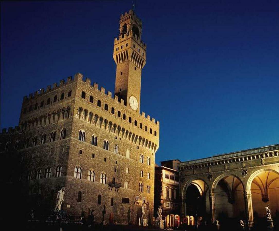 Luxury Apartment In City Center Florencia Exterior foto