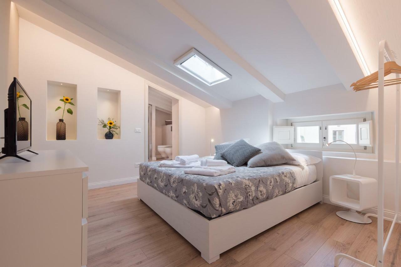 Luxury Apartment In City Center Florencia Exterior foto